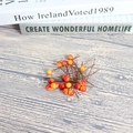 Künstliche 8mm orangerote Beeren auf hellem Holzgrund für DIY Heimdekoration - 8mm / Verlauf Orange Rot