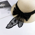 Cappello di paglia kaki con grande fiocco in pizzo nero e ricamo floreale elegante - Nero