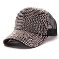 Detailopname van sprankelende zilveren strass-steentjes op een zwarte mesh honkbalpet - Stof Stijl / Zwart Grijs