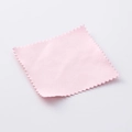 Rosa quadratisches Schmuckreinigungstuch mit Zackenrand für Ringe und Ohrringe - Mikrofaser/Wildleder / Silberpoliertuch