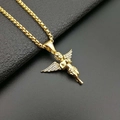 Colgante de ángel bañado en oro con circonitas sobre superficie de cuero negro - Solo colgante / Dorado