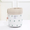 Borsa trucco in Oxford bianca con motivi di cactus verdi e dettagli di nappe eleganti - Cactus