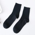 Classic black crew socks for men with vertical ribbed texture and cotton blend fabric - One Size / Black