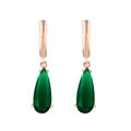Detalle de pendientes de gota en oro rosa con piedras verde esmeralda en forma de pera - Verde