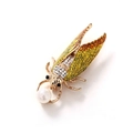 Broche de cigarra dorada con alas de esmalte amarillo, perla blanca y cristales - Broche de Cigarra Amarilla
