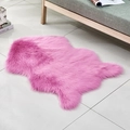 Unregelmäßiger Kunstfellteppich in Rosa für moderne Wohnzimmer- oder Schlafzimmerdekoration - 50*80cm / Unregelmäßig Rosenrot