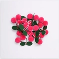 Elastici per capelli a ciliegia in peluche rosa con foglie in feltro e fascia bianca - Pallina di Bacche Rosa Scuro / 12 paia per filo / Lunghezza 2,3 m