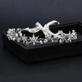 Diadema de cristal plateado con perlas de estrella y cinta blanca en caja expositora - Estrella Hexagonal Niños / Plateado