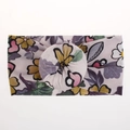 Primer plano de una diadema de nailon suave para bebé con estampado floral y nudo - #15 Floral Púrpura Vintage