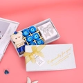 Blaues Seifenblumen-Geschenkset mit Teddybär und silberner Schmuckschatulle in Glitzerbox - Blaues Set (Inklusive 6 Blumen + Teddybär + Schmuckschatulle)