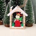 Weihnachtsanhänger aus Holz in Hüttenform mit Rentier-Motiv und Juteseil zum Aufhängen - Rentier