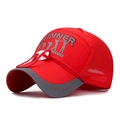 Roter atmungsaktiver Sonnenhut mit breiter Krempe, grauem Rand und Runner-Aufdruck - Verstellbar / Rot