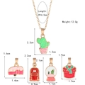 Kinder-Halsketten-Set in Gold mit bunten Emaille-Kaktus- und Rucksackanhängern - 5 Anhänger Set (Kaktus/Wohnwagen/Rucksack/Schneekugel/Geschenkbox)