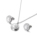 Set di gioielli in perle argentate con collana e orecchini con dettagli in cristallo - Stile Tondo Perla Bianca (KS115039-Z)