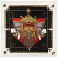 Carré de soie avec imprimé de navire doré et pompons rouges sur un fond blanc épuré - Poche zippée / 130cm