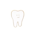 Détail de la broche dent en émail avec bords dorés et sourire minimaliste mignon - Dent Sourire Blanche