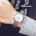 Montre à quartz minimaliste avec bracelet en maille argentée et aiguilles bleues - Cadran Blanc Bracelet Argenté