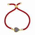 Pulsera ajustable de cuerda roja trenzada con colgante de corazón dorado y acabado mate - Cuerda Roja Negra
