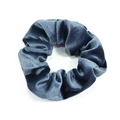 Chouchou en velours bleu marine avec texture plissée et design élastique - Bleu clair