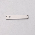 Vue détaillée du pendentif rectangulaire en acier avec découpe Main de Fatma pour bijoux - Paume Creuse (6x35mm) / Couleur Acier