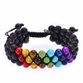 Bracciale a tre strati in pietra lavica con perle chakra e cordino intrecciato - Sfera 6mm / Pietra Lavica + 7 Pietre Chakra