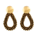 Détail de boucles d'oreilles dorées avec gouttes tissées en perles de cristal bronzées - Or Foncé