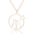 Collier doré avec silhouettes de chats et pendentif étoile dans un cadre rond - Doré