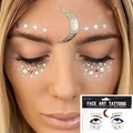 Macro-opname van gouden maan en ster gezichtstatoeages voor een feestelijke make-up - LT03 Maan Ster Glitters