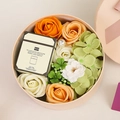 Orange rose and green hydrangea gift box with a scented candle for Valentine's Day - 16.2cm*16.2cm*8.2cm / Yellow