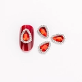 Luxuriöse rote Nagelschmuck-Anhänger in Tropfenform mit silbernem Mikro-Diamantrand - Hellrot mit weißem Strass (1572)