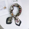 Sciarpa in seta floreale con motivi di dalia vintage e bordo a contrasto per donna - 70cm / Grigio