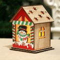 Casita de Navidad de madera luminosa con muñeco de nieve y decorado Let It Snow - Estilo Muñeco de Nieve - Madera Natural y Rojo