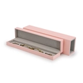 Elegante rosa Schmuckschatulle mit goldenem Armband auf grauem Innenfutter - Lange Halskettenbox / Rosa Versetzte Set-Box