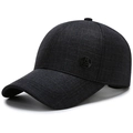 Dunkelgraue Baseballkappe für Herren mit dezenter Textur und seitlichem Metall-Logo - Verstellbar / Schwarz