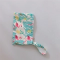 Detalle de la correa de muñeca en el bolso de lona con estampado de flamencos tropicales - Flamenco Azul