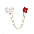 Niedliche japanische Glückskatze und rote Blume Metallkette Brosche Zubehör in Weiß Gold - Glückskatze Mit Blume Stil (C1070-2)