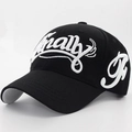 Gorra de béisbol de algodón negro con bordado 3D Finally blanco y diseño de moda urbana - Negro