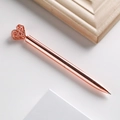 Roségoldener Metall-Kugelschreiber mit dekorativem, hohlem Herz-Kronen-Design oben - 1.0mm Bullet-Spitze Schwarze Tinte / Roségold