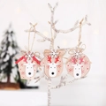 Tre ciondoli natalizi in legno con renne bianche e corda da appendere per decorazione - Set B (Include Casa + Guanto + Forma Rotonda)