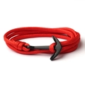 Bracciale a più strati in nylon rosso intrecciato con chiusura ad ancora nera su fondo bianco - Corda Rossa