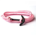 Dettaglio del bracciale in nylon intrecciato rosa con chiusura a ancora nera multistrato - Corda Rosa