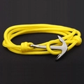Dettaglio del bracciale in corda di nylon gialla con chiusura a ancora d'argento - Giallo