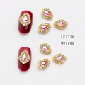 Amuleto de uñas corazón dorado con diamantes de imitación irisados y cristales 9x11mm - Estilo Marquesa AB (1718)