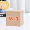 Würfel-Holzwecker mit roter LED-Anzeige und natürlichem hellen Holz-Finish-Design - Bambusholz Rotes Licht