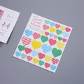 Bunte Herzaufkleber mit Goldfolie und dem Schriftzug Sweet Sweet Hearts Dekor - Große Bunte Herzen