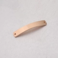 Gebogener roségoldener Metallverbinder mit zwei Löchern für DIY-Schmuckherstellung - Roségold