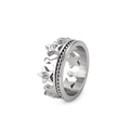 Elegante anillo de corona plateado con estrella calada y piedras brillantes a 45 grados - US 7 / Color Acero
