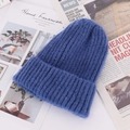 Dicke gerippte Strickmütze in Kleinblau für den Winter mit weicher Textur - Einheitsgröße / Blau