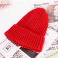 Dicke rote Strickmütze für Damen mit stilvollem Umschlag für optimale Winterwärme - Einheitsgröße / Rot