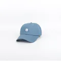 Detail van de blauwe katoenen baseballpet met wit geborduurde letter M versiering - M (56-58cm) / Blauw
